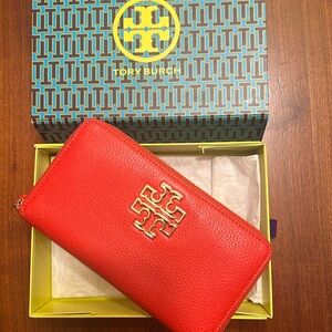 Tory Burch wallet